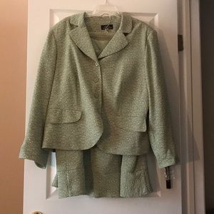 NWT 2 piece skirt set